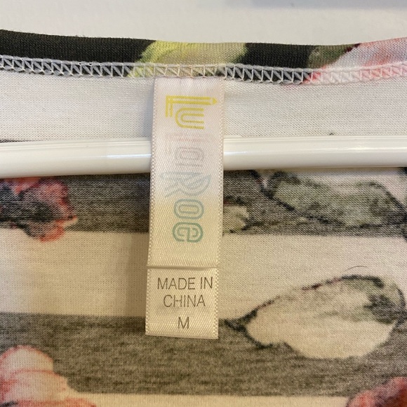 Lularoe Classic T EUC - Picture 2 of 3